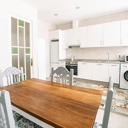 Real Cote شقة فيرول